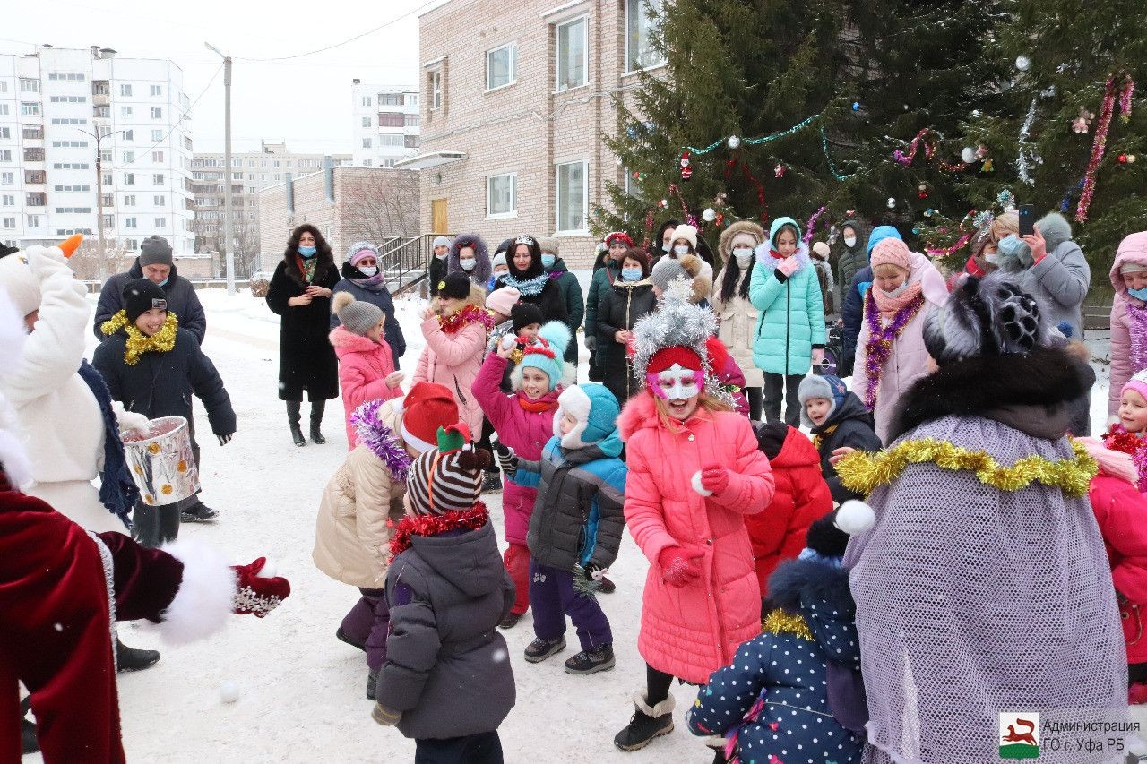 Воспитанников детских домов поздравили с наступающим Новым годом в рамках акции “Добрая Уфа”