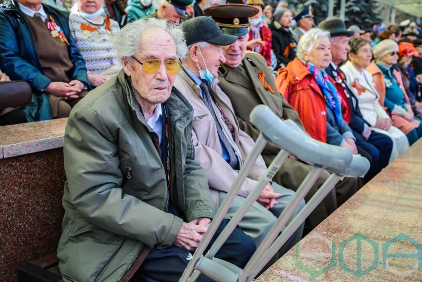 В Уфе, в День 77-летия  Победы, состоялось торжественное прохождение военнослужащих