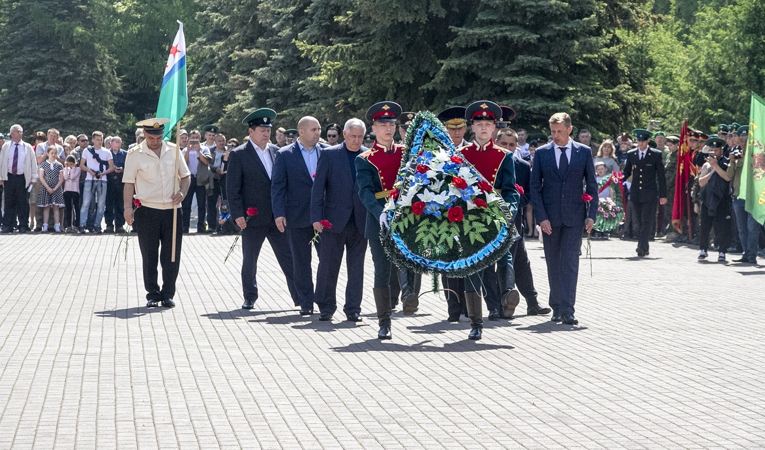 В Уфе состоялось торжественное мероприятие, посвященное Дню пограничника |  Официальный сайт МБУ Издательский дом Уфа