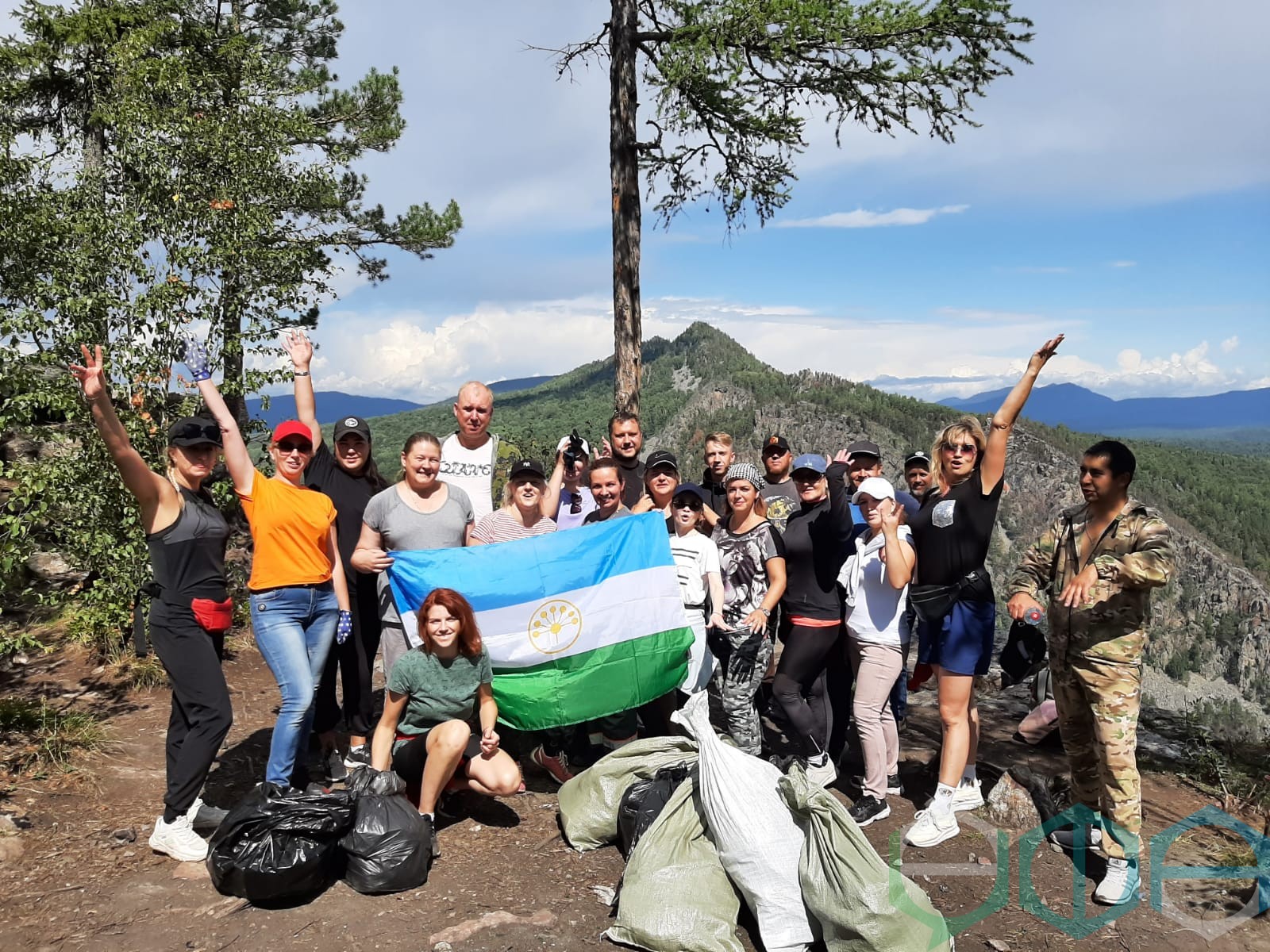 Туристическую тропу в Айгире привели в порядок волонтеры-железнодорожники |  Официальный сайт МБУ Издательский дом Уфа